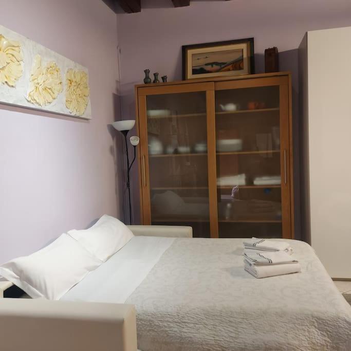 Ferienwohnung Monolocale In Piazza Isolo Verona Exterior foto