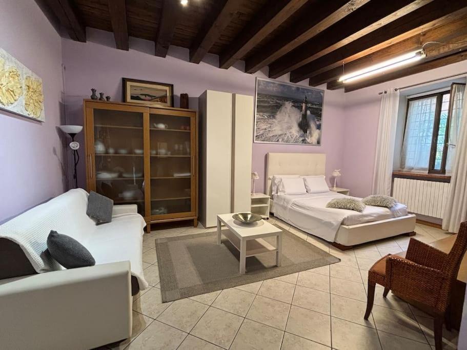 Ferienwohnung Monolocale In Piazza Isolo Verona Exterior foto