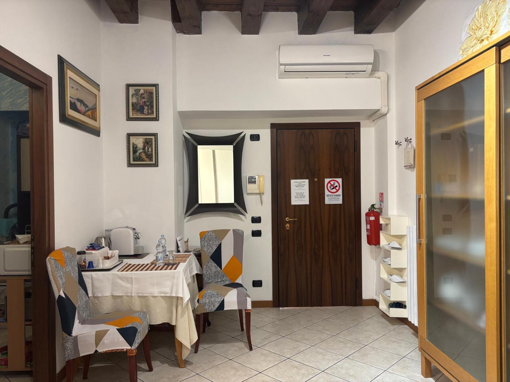 Ferienwohnung Monolocale In Piazza Isolo Verona Exterior foto